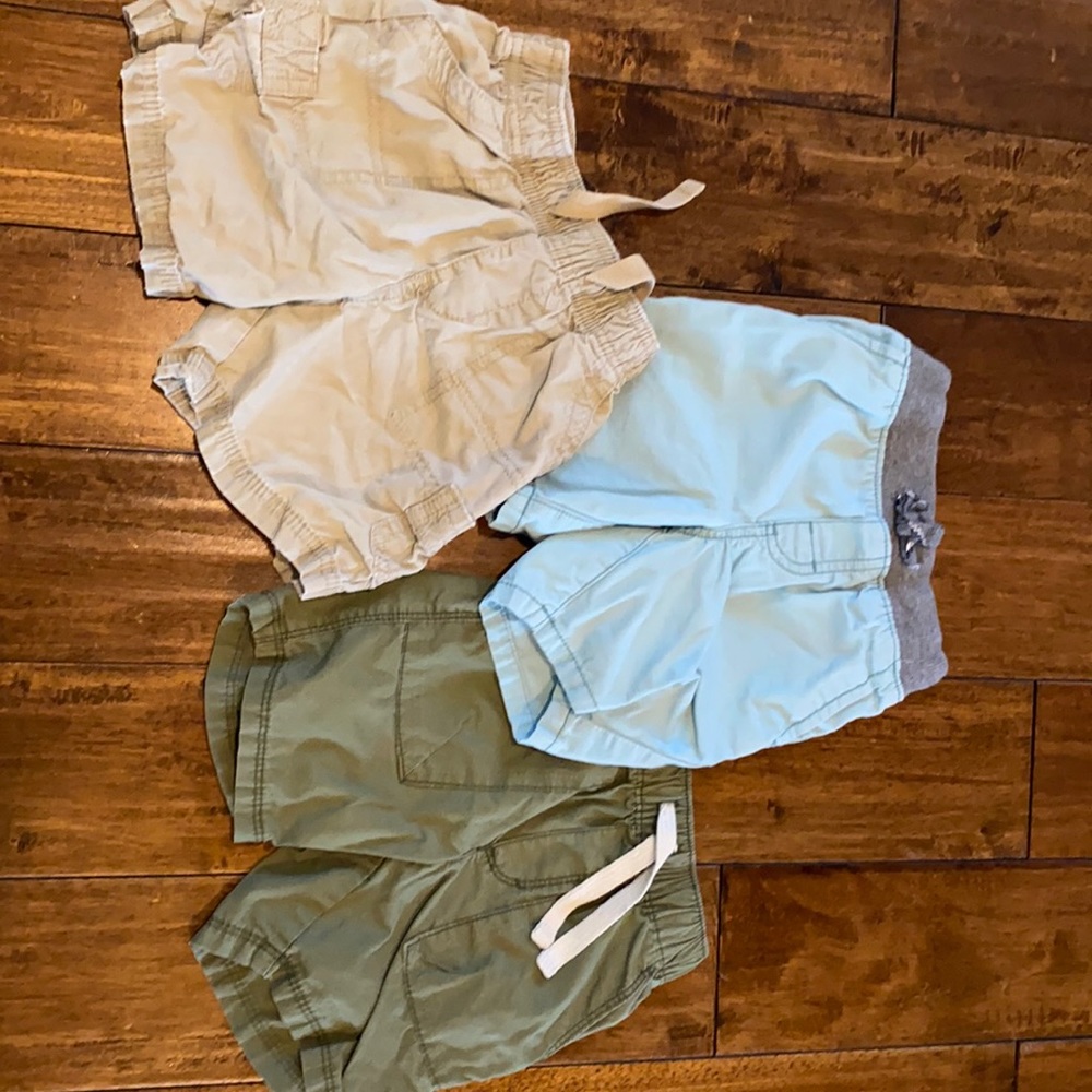 Set of three 2t shorts